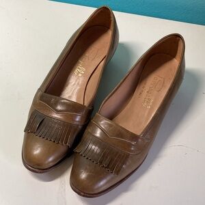 Papagallo VINTAGE Women Shoes Size 8.5 Olive Green Leather Pumps 1.5' Block Heel